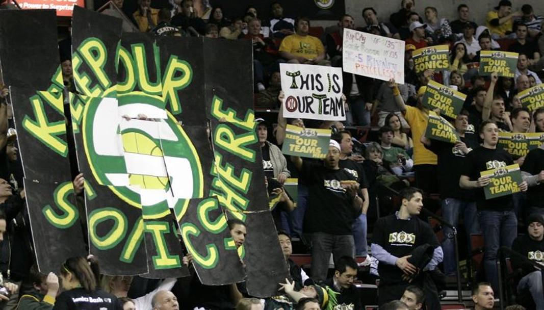 Ne proteste dei tifosi di Seattle nel 2008, prima che la squadra sparisse. Ap